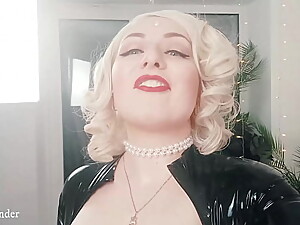 Lesbian facefuck and cuckold video