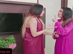 Mere Pati Ne Meri Dost Ke sath Mujhe Bhi Choda(threesome)