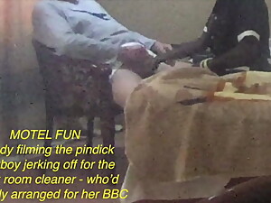 Mandy instructs pindick cuckboy to jerk off for black maid