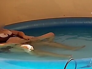 Â Loira gostosa fudendo com amigo do marido na piscinaÂ 